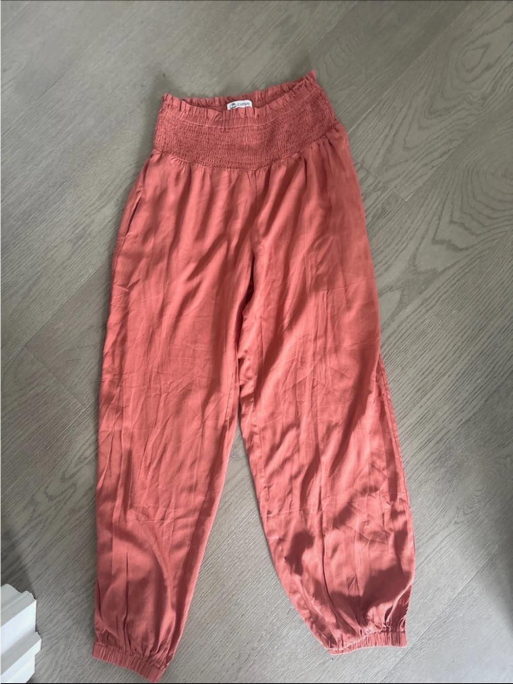 Cupshe Coral Smocked-Waist Jogger Pants for woman med/large